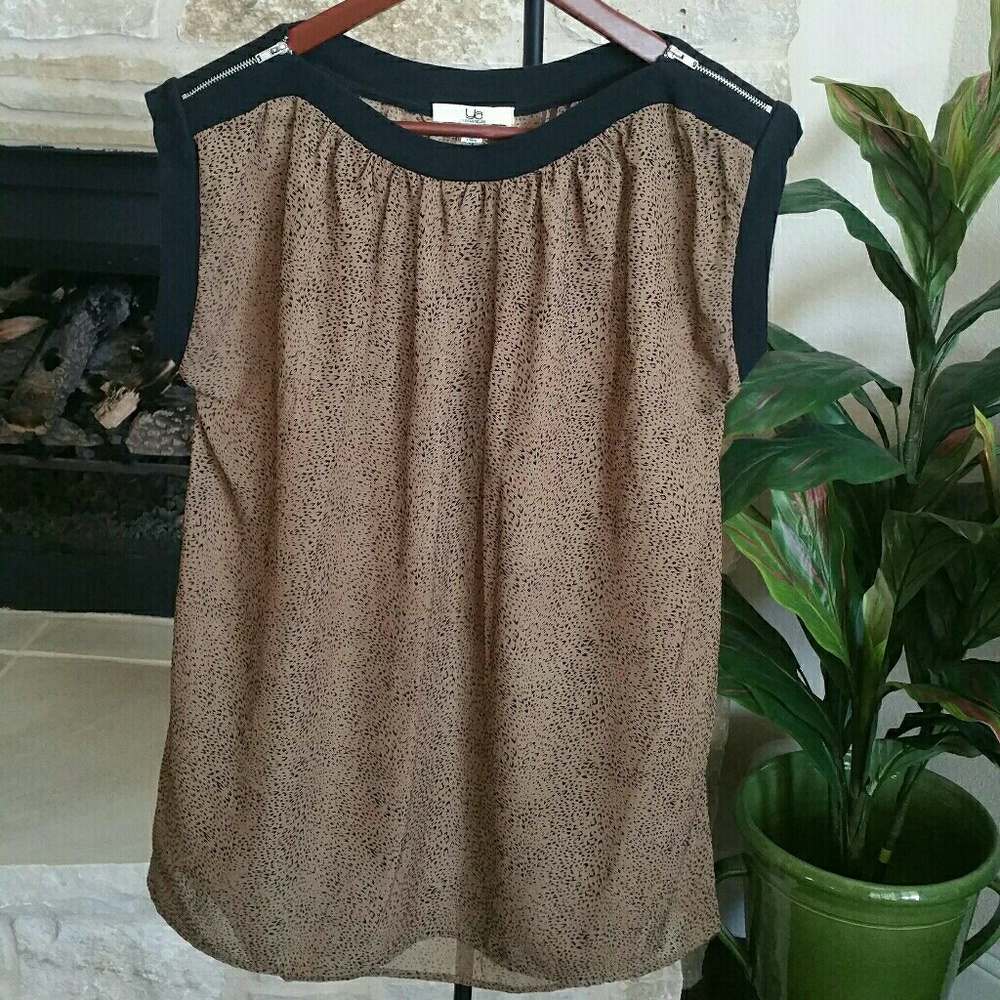 Ya Los Angeles Boutique sleeveless blouse